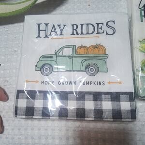 AMSCAN NWT HAY RIDES HARVEST MARKET NAPKINS 16 CT